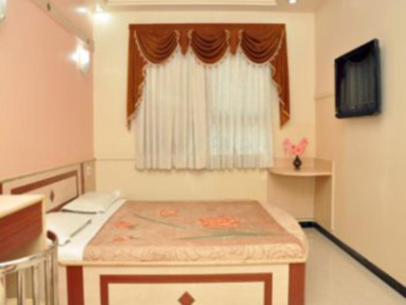 Hotel Everstar Rajkot Exterior foto